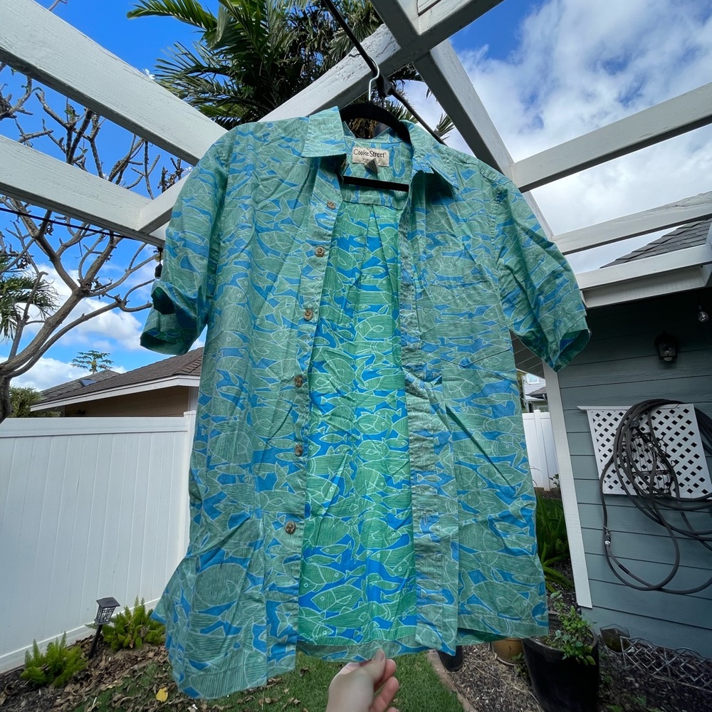 Cooke Street Honolulu Men’s Hawaiian shirt, size small
